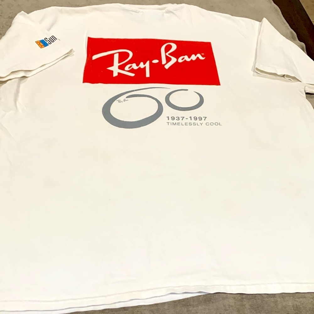 🔹Vintage Ray Ban Sunglasses Hut T-Shirt..